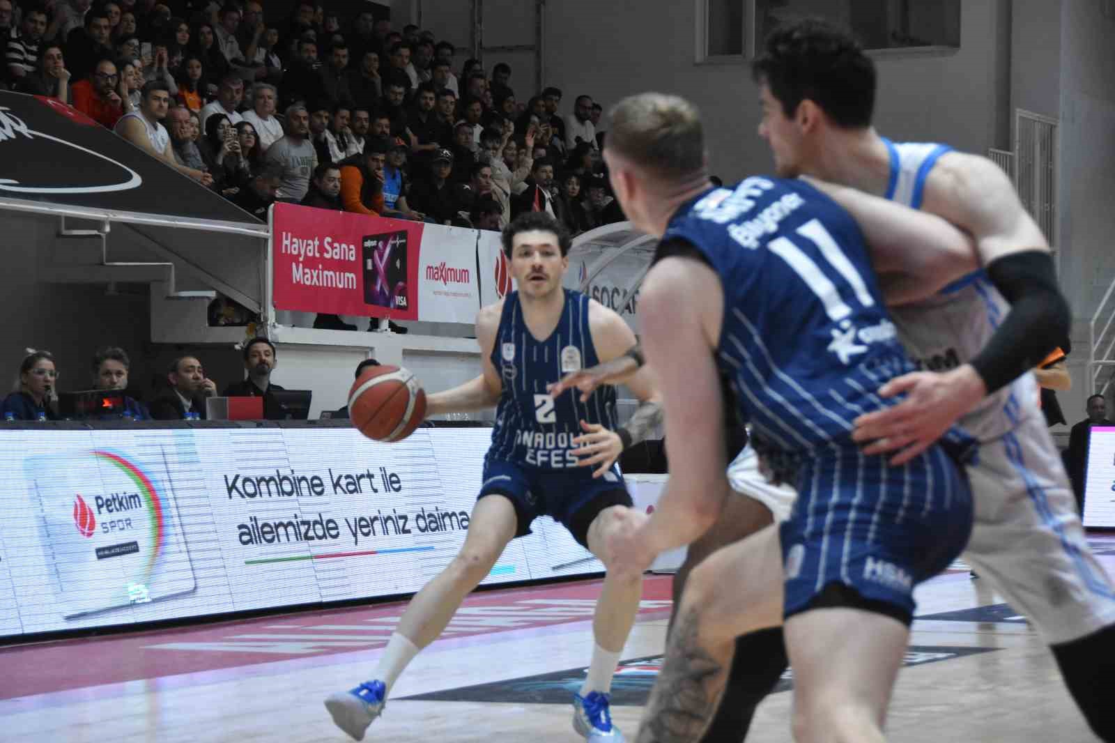 Basketbol Süper Ligi: Aliağa Petkimspor:60 - A. Efes: 85
