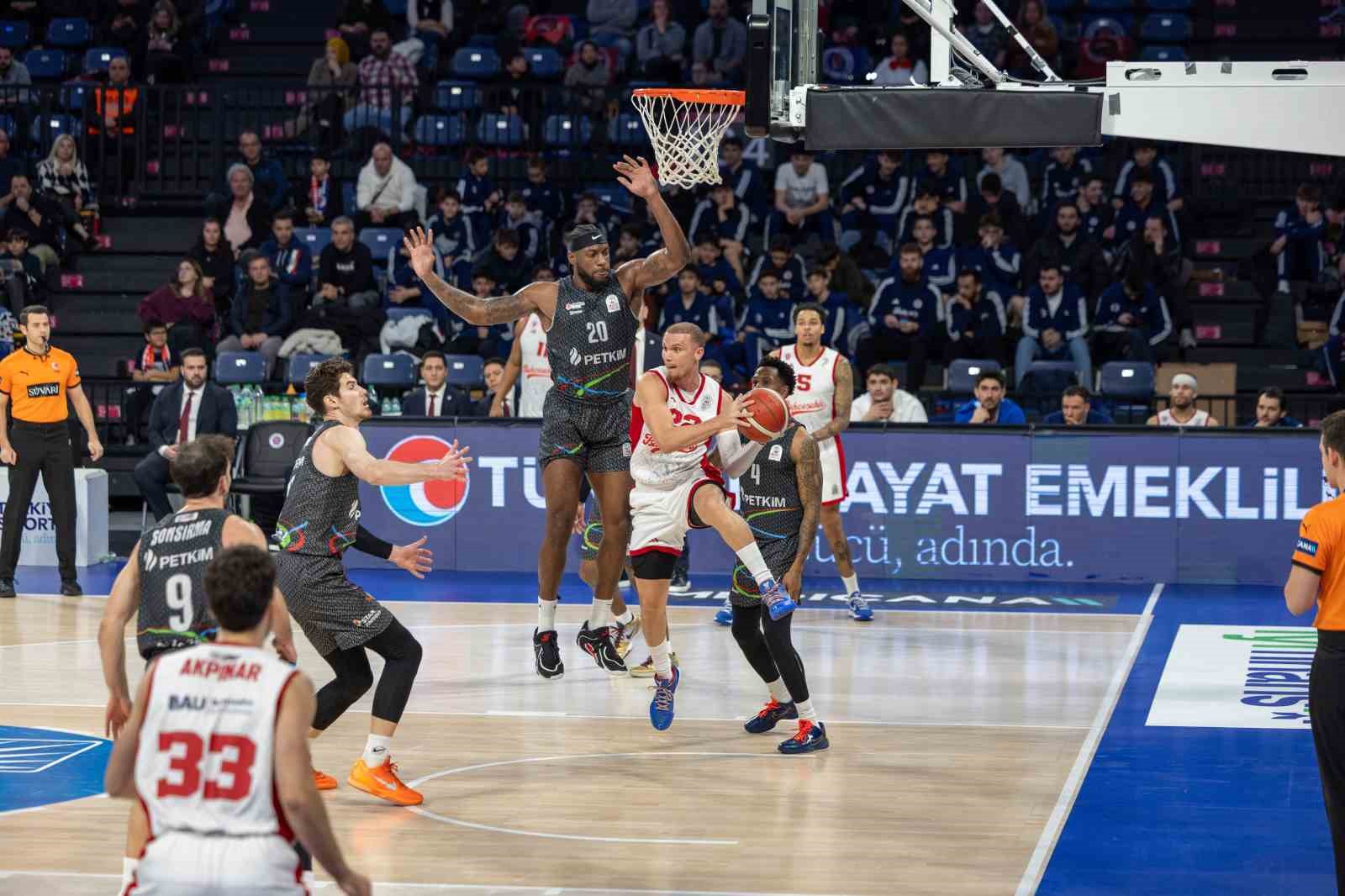 Basketbol Süper Ligi: Bahçeşehir Koleji: 100 - Aliağa Petkim Spor: 60
