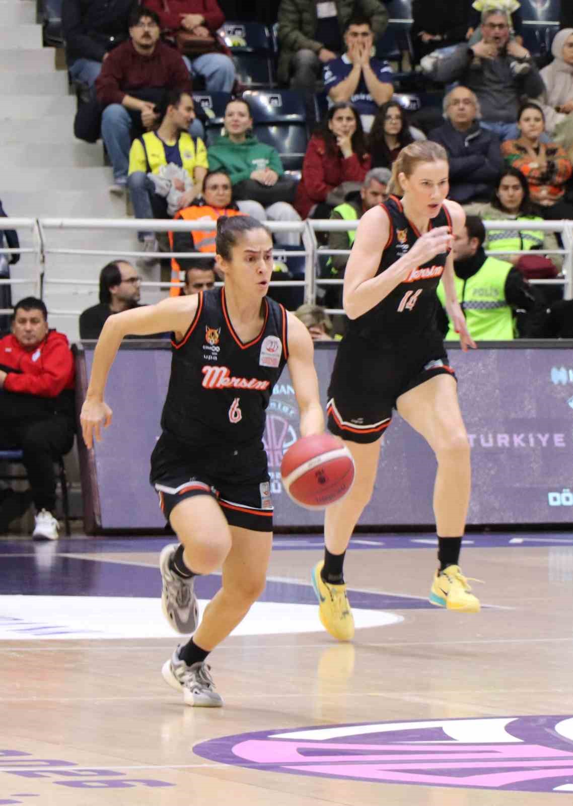 Basketbol Süper Ligi: Fenerbahçe Opet: 84 - ÇİMSA ÇBK Mersin: 66
