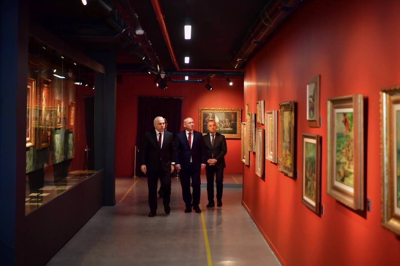 Başkonsoloslardan Fatih kütüphanelerine tam not
