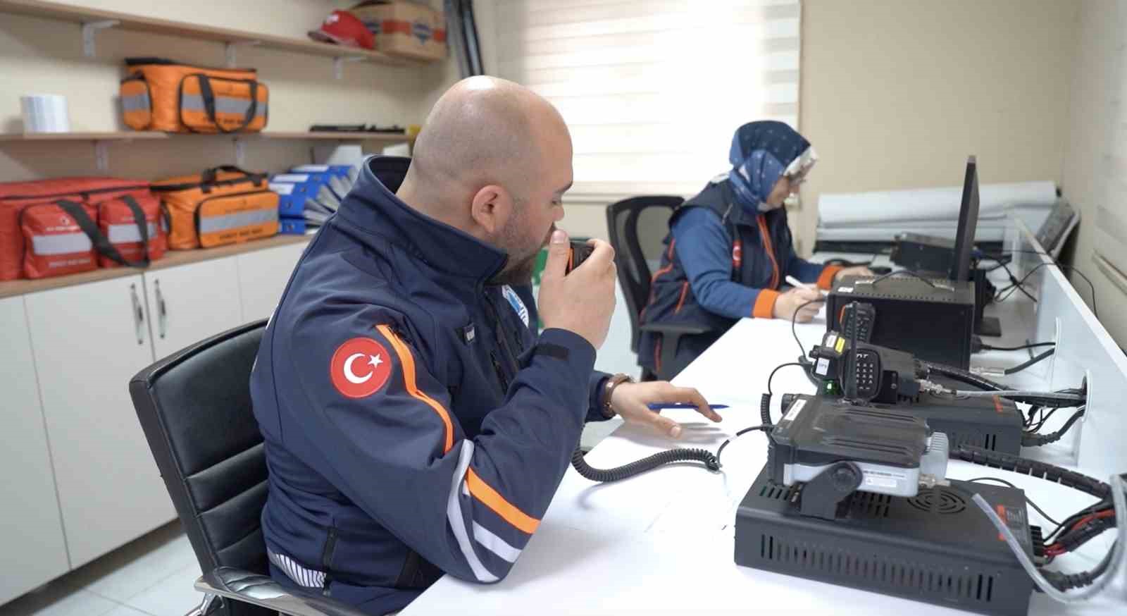 Başsağlığı anonsları Tuzla’daki telsizlerden yükseldi
