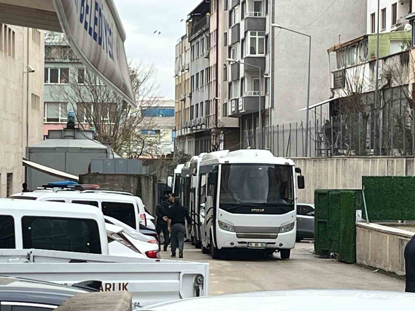 Başsavcılık’tan Bozbey soruşturması açıklaması: 30 kişi tutuklandı, 33 kişiye adli kontrol
Başsavcılık’tan Bozbey soruşturması açıklaması: 30 kişi tutuklandı, 33 kişiye adli kontrol