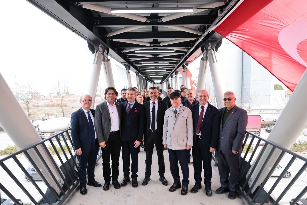 Batı Ege GYO Yaya Üst Geçidi hizmete açıldı
