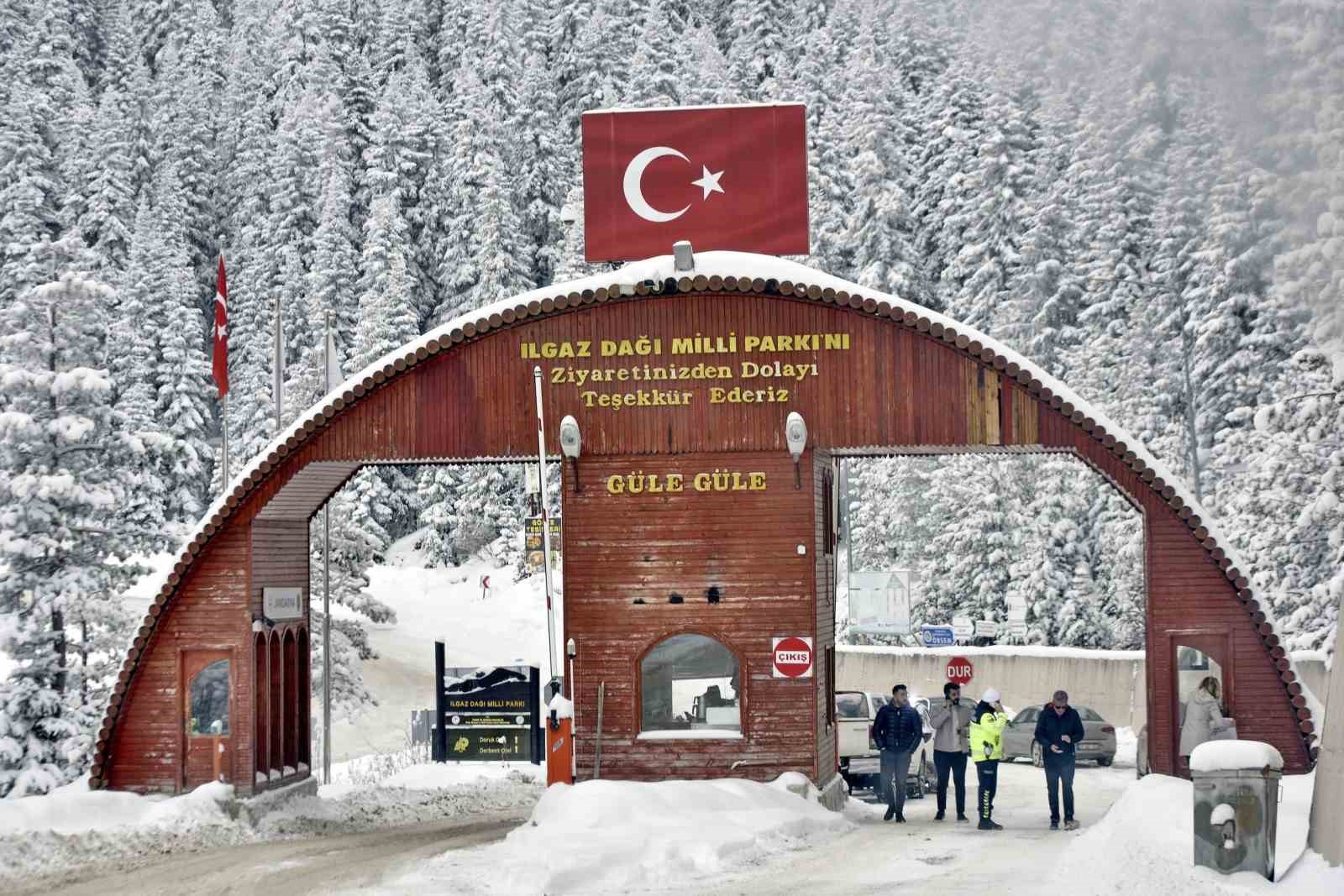 Batı Karadeniz’in en uzun pistine sahip Ilgaz Dağı, bayram tatilinde kayak severleri ağırlayacak
