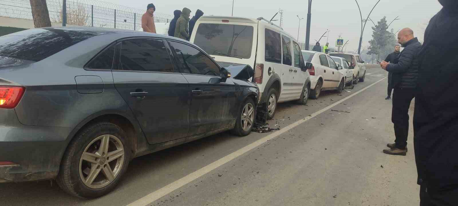 Batman’da 5 araçlı zincirleme kaza
