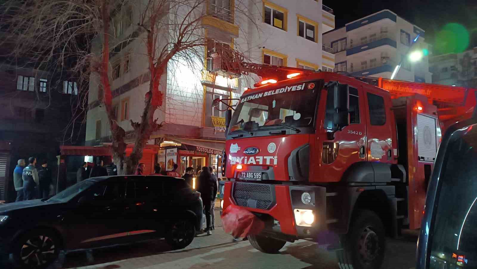 Batman’da 7 katlı binada korkutan yangın
