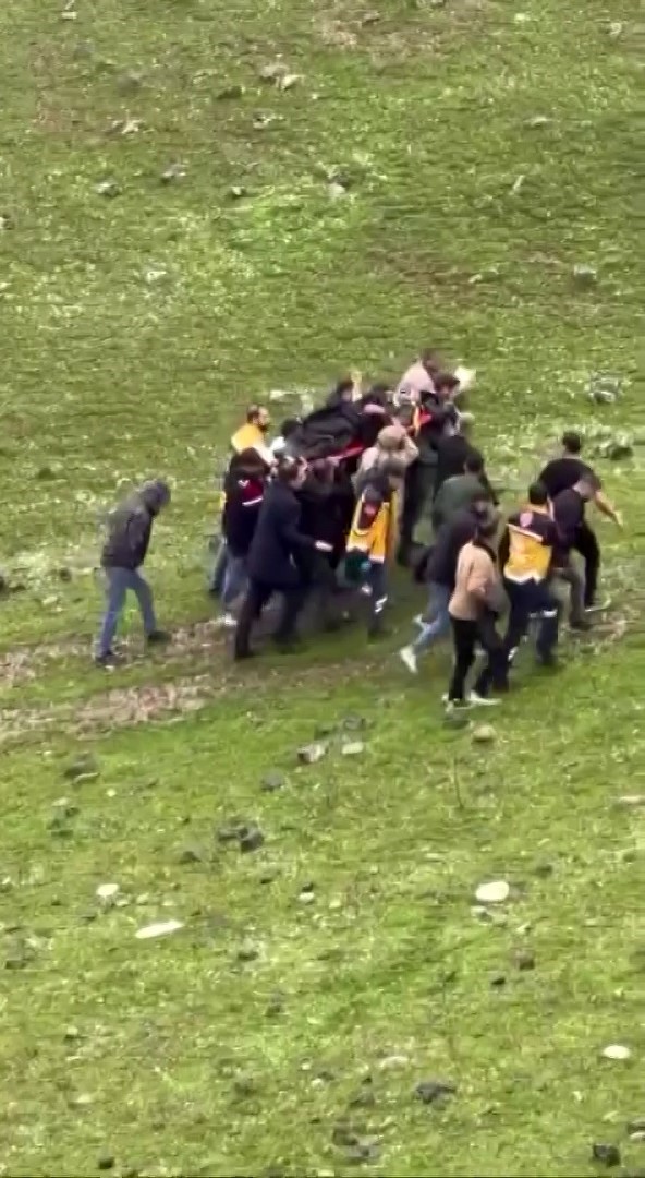 Batman’da araç uçuruma yuvarlandı: 1 yaralı
