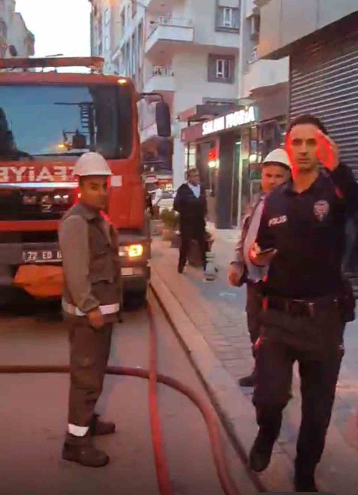 Batman’da bir evde bir kadın ve bir erkek yanmış halde ölü bulundu
