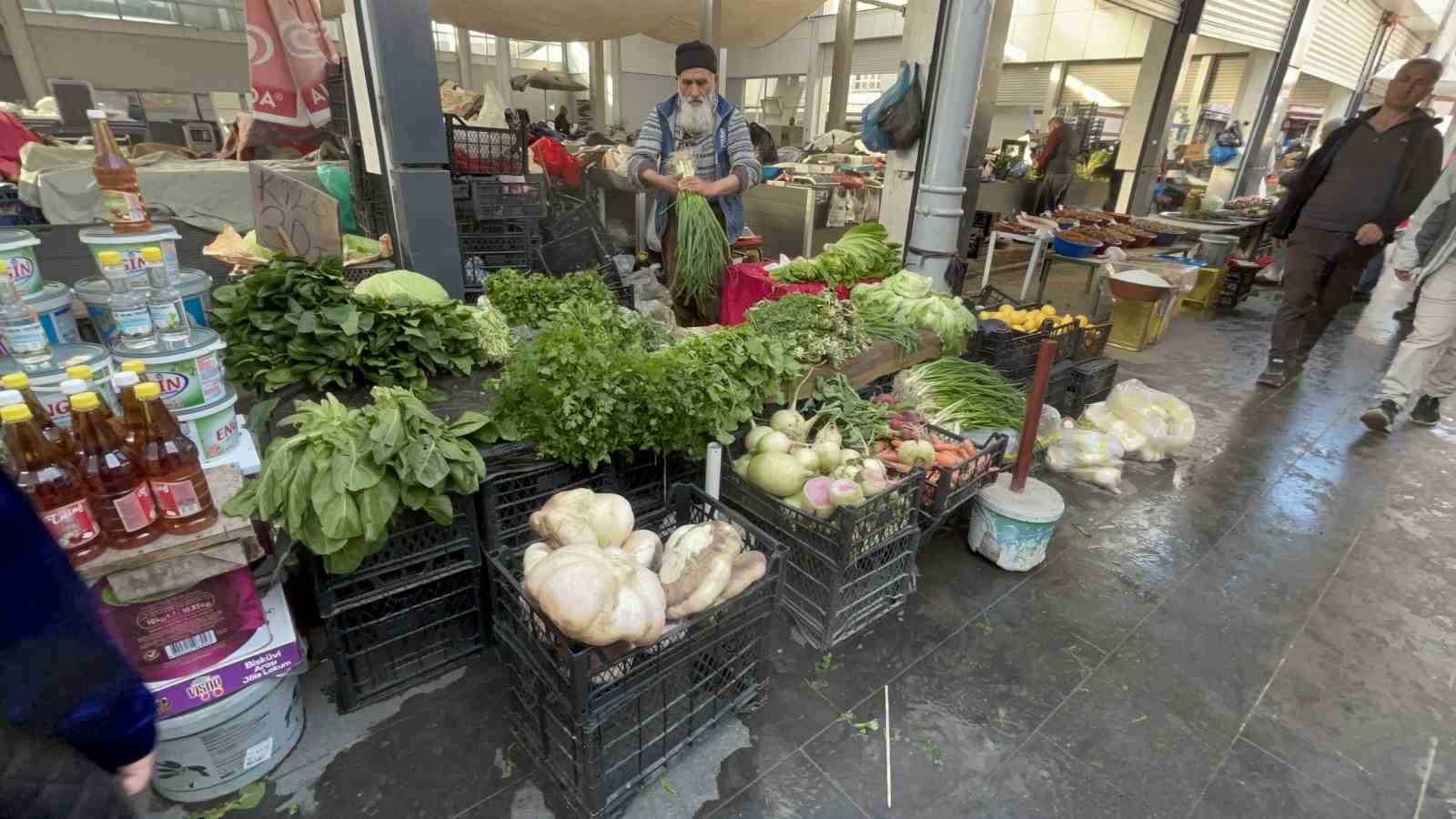 Batman’da dev turp görenleri şaşırttı
