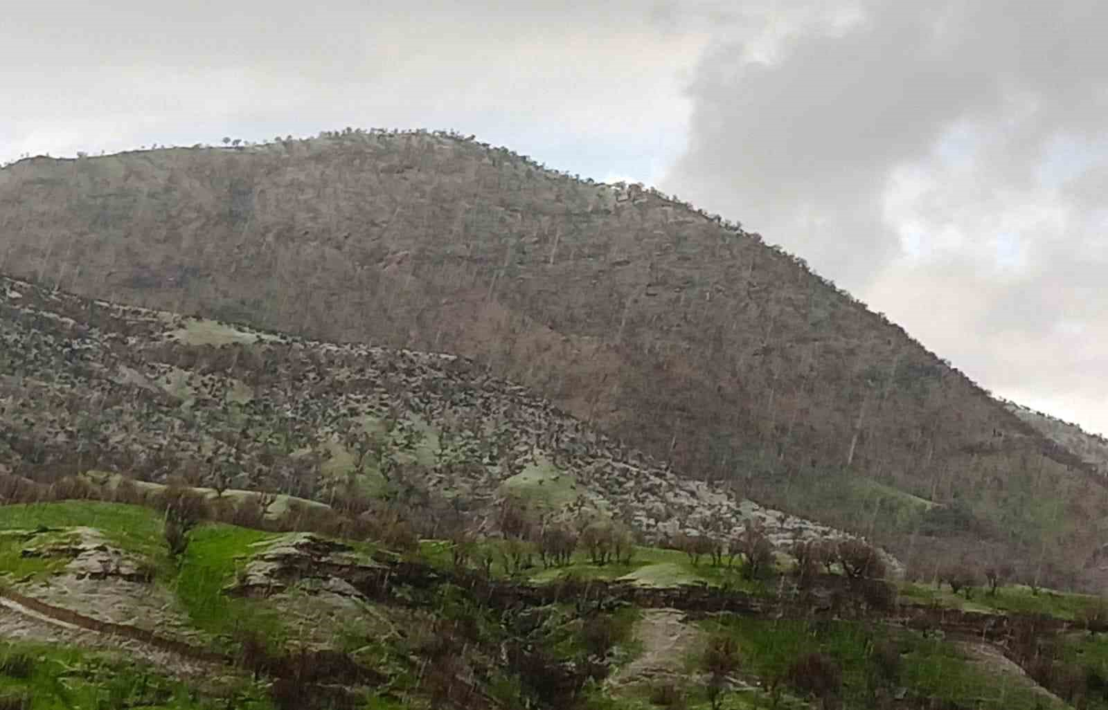 Batman’da dolu etrafı beyaza bürüdü
