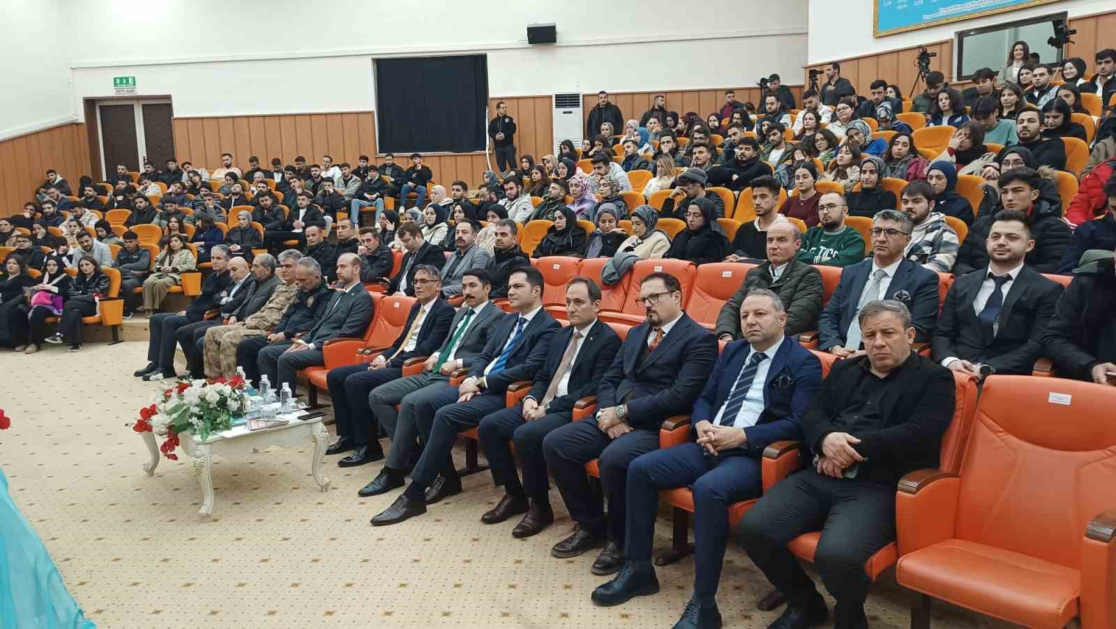 Batman’da gençlere yönelik panel: "İBAN’ınızı kiralamayın, geleceğinizi yakmayın"
