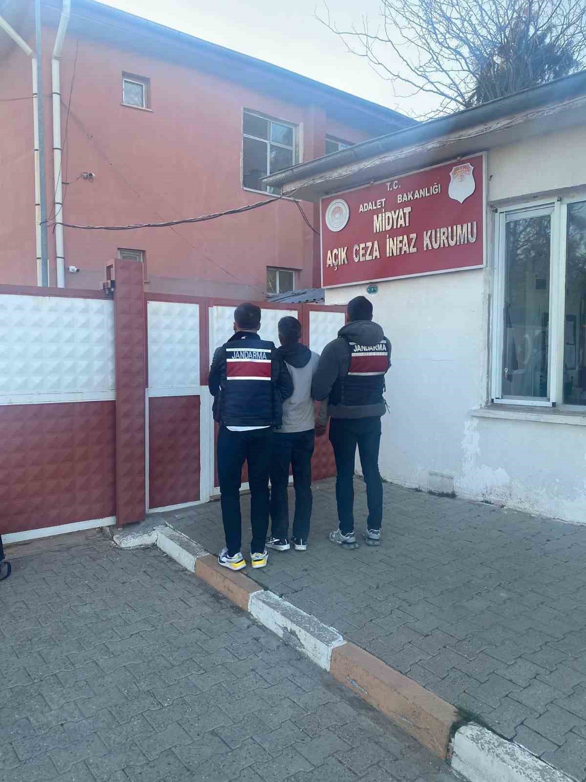 Batman’da geniş çaplı operasyon: 42 firari yakalandı
