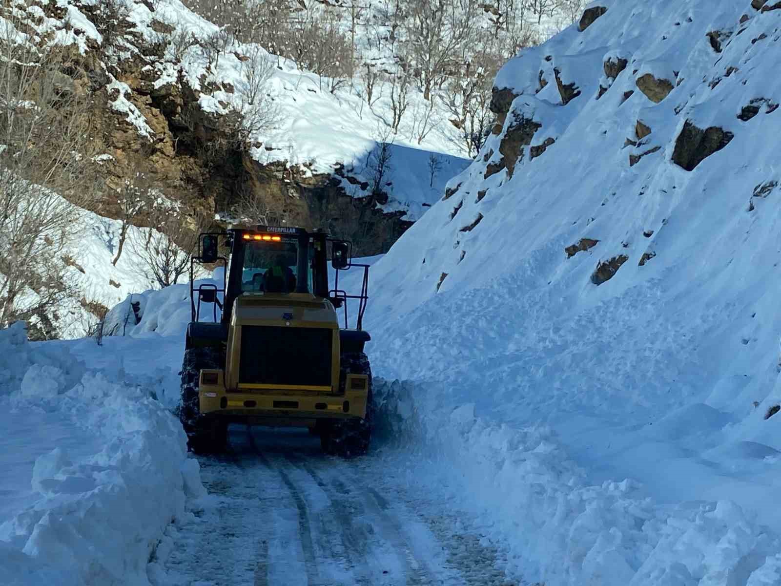 Batman’da kapalı olan ilçeler arası yol ulaşıma açıldı
