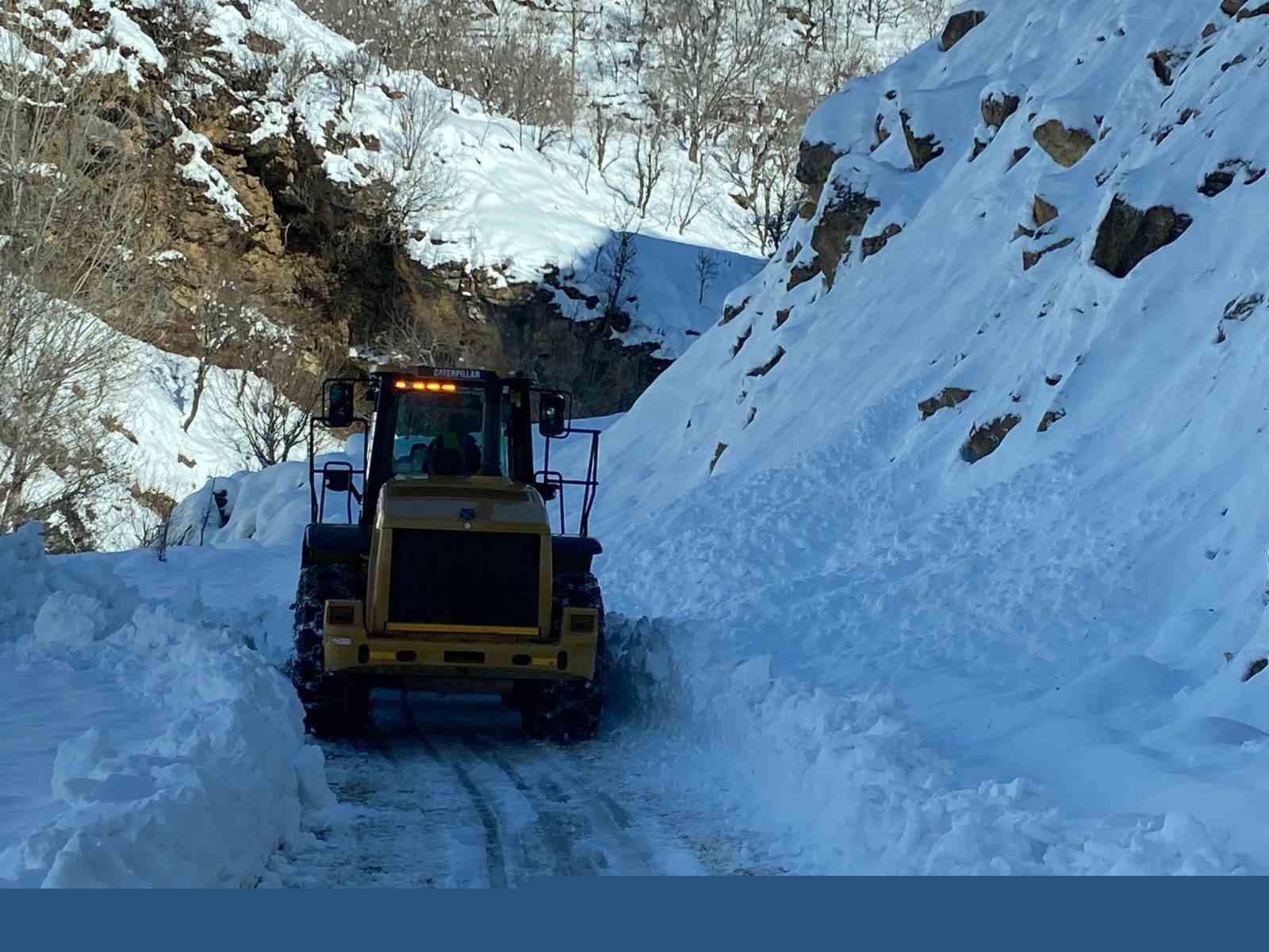 Batman’da kar mesaisi devam ediyor
