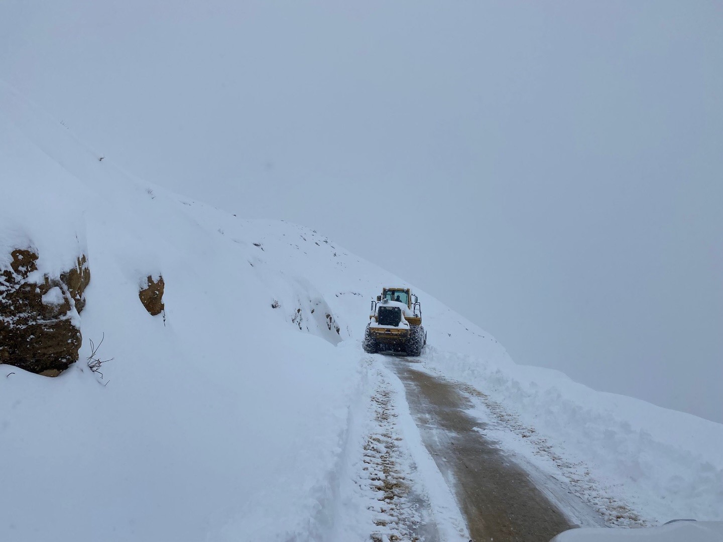 Batman’da karla mücadele çalışmaları sürüyor
