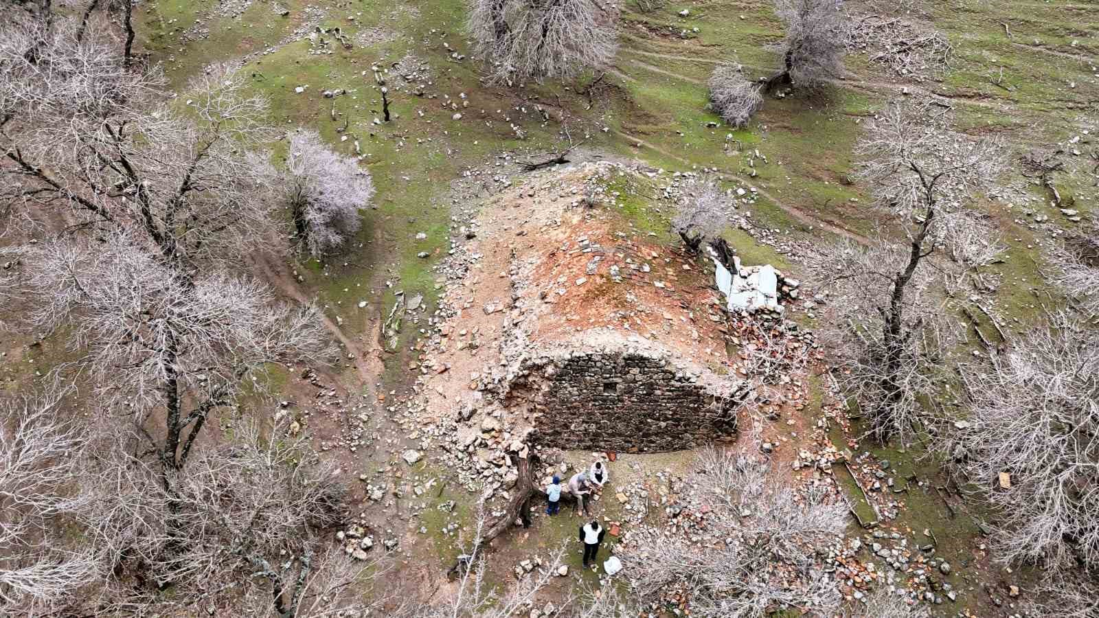 Batman’da keşfedilen gizemli yeraltı camisi ziyaretçi akınına uğruyor
