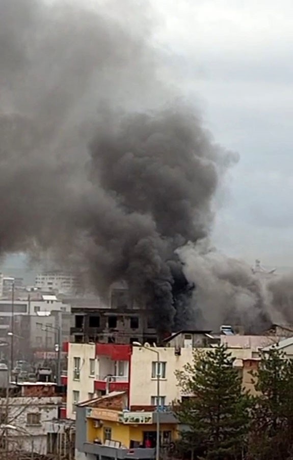 Batman’da korkutan yangın
