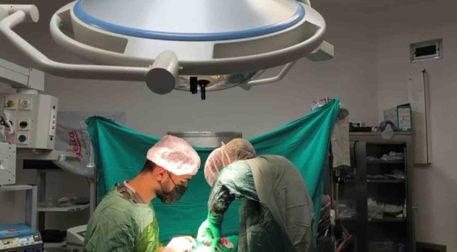 Batman’da kraniyosinostoz teşhisi konulan 5 aylık bebek 3 saatlik ameliyatla sağlığına kavuştu
