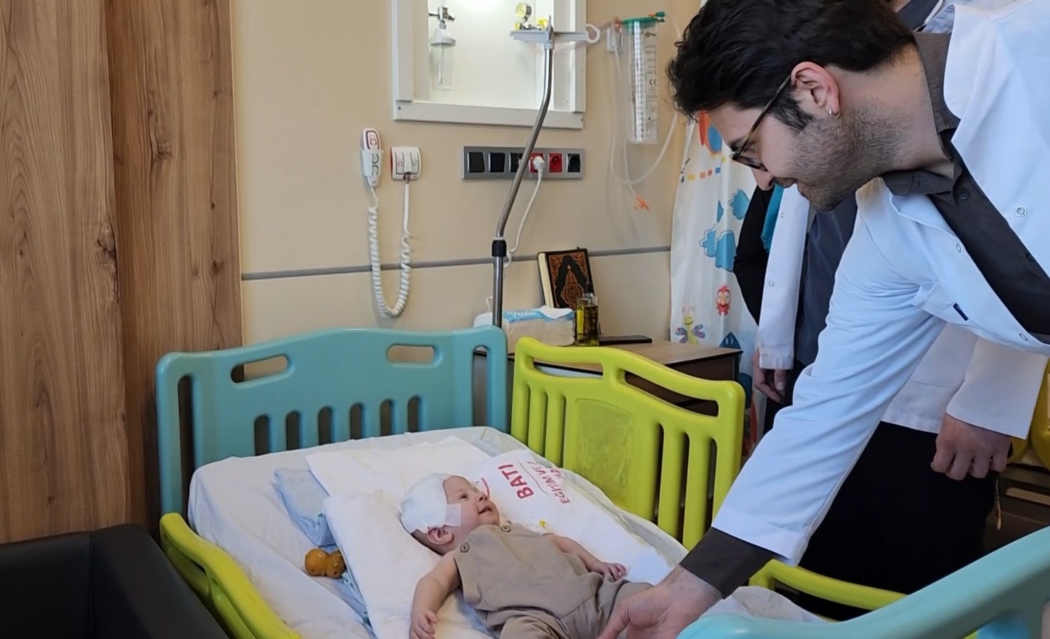 Batman’da kraniyosinostoz teşhisi konulan 5 aylık bebek 3 saatlik ameliyatla sağlığına kavuştu
