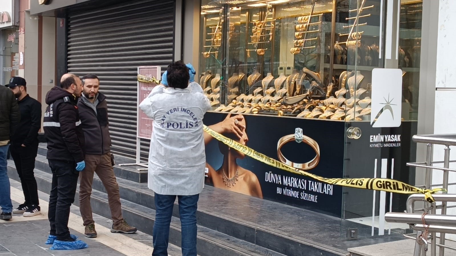 Batman’da kuru sıkı tabancayla kuyumcu soygunu: 1 kilo altın çalındı
