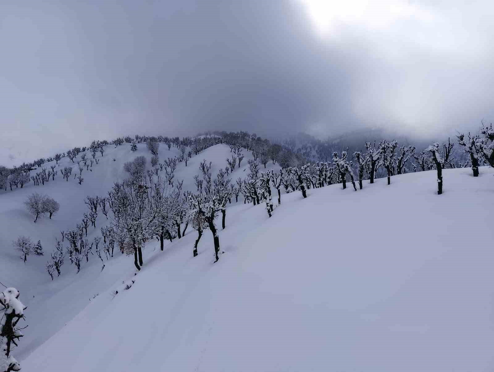 Batman’da nisan ortasında kar sürprizi
