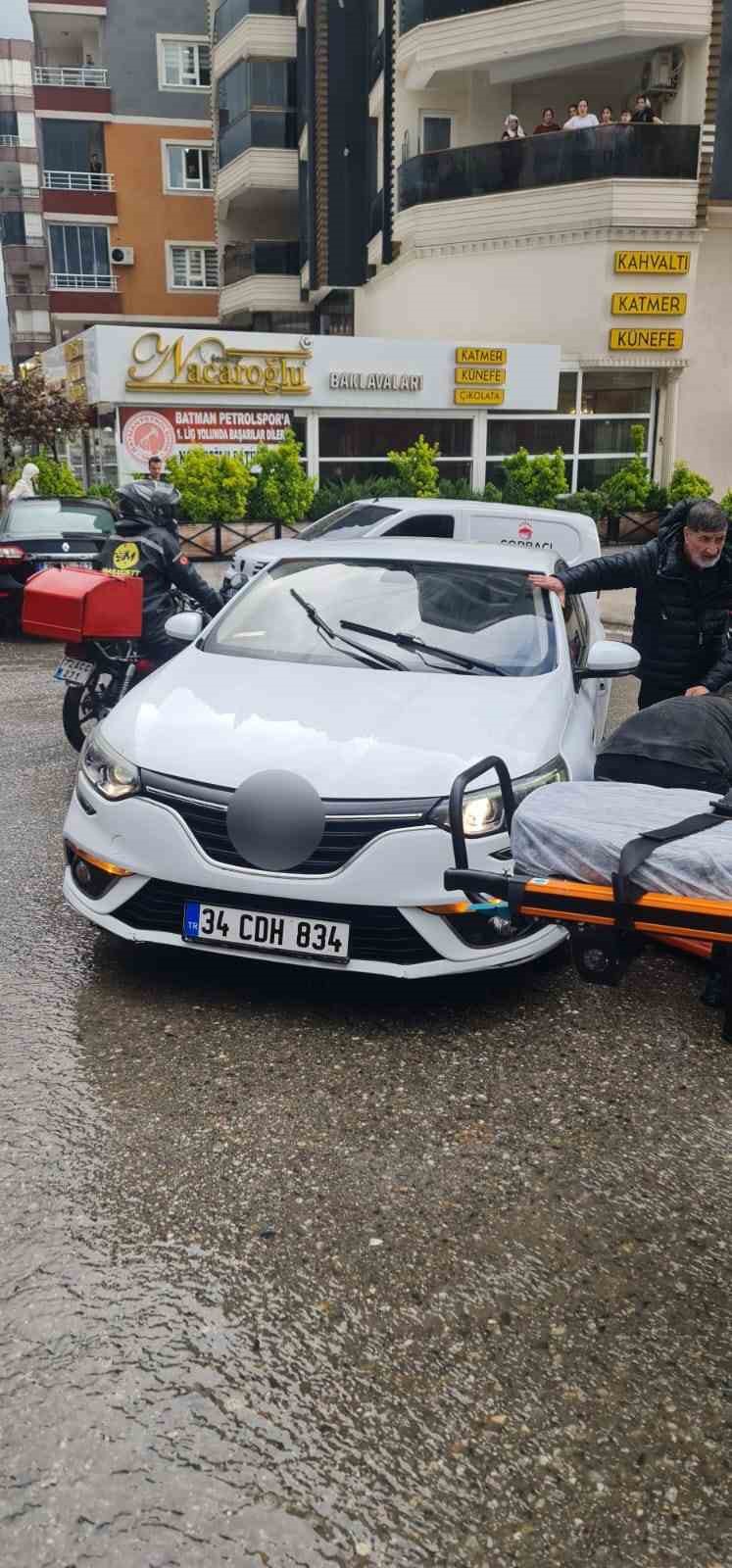 Batman’da otomobilin çarptığı yaya ağır yaralandı
