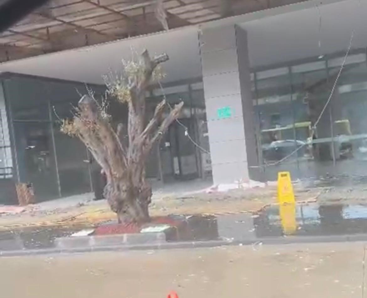 Batman’da sağanak sele neden odu, AVM girişinde tavan çöktü
