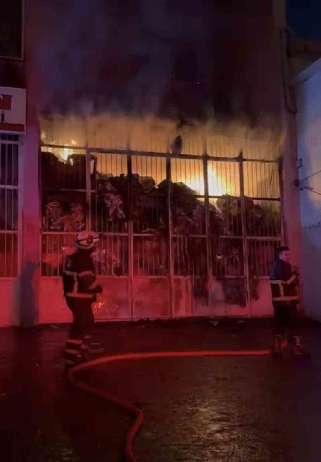 Batman’da sanayi sitesinde yangın: Alevler büyümeden söndürüldü

