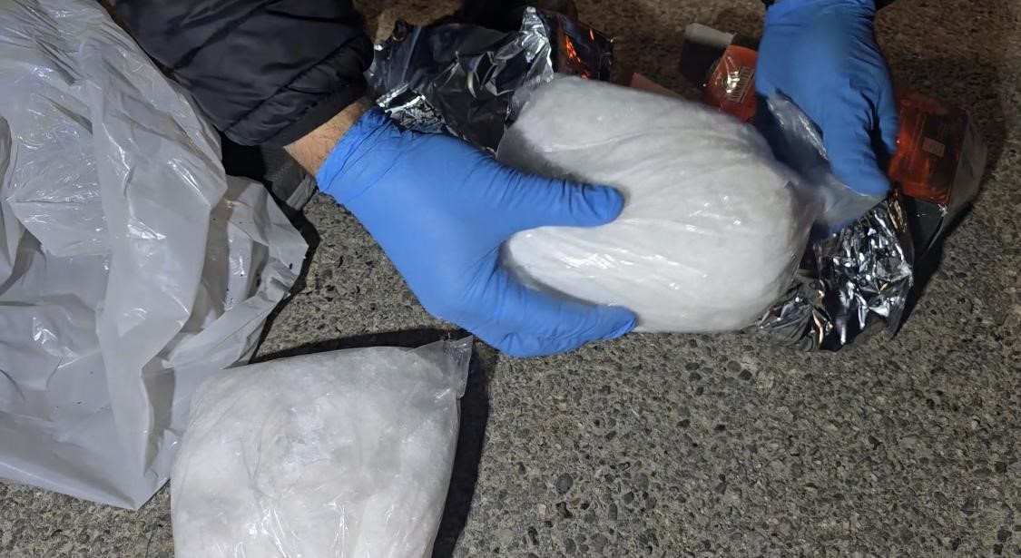 Batman’da şüpheli görülen takside 3 kilo metamfetamin ele geçirildi: 2 tutuklama
