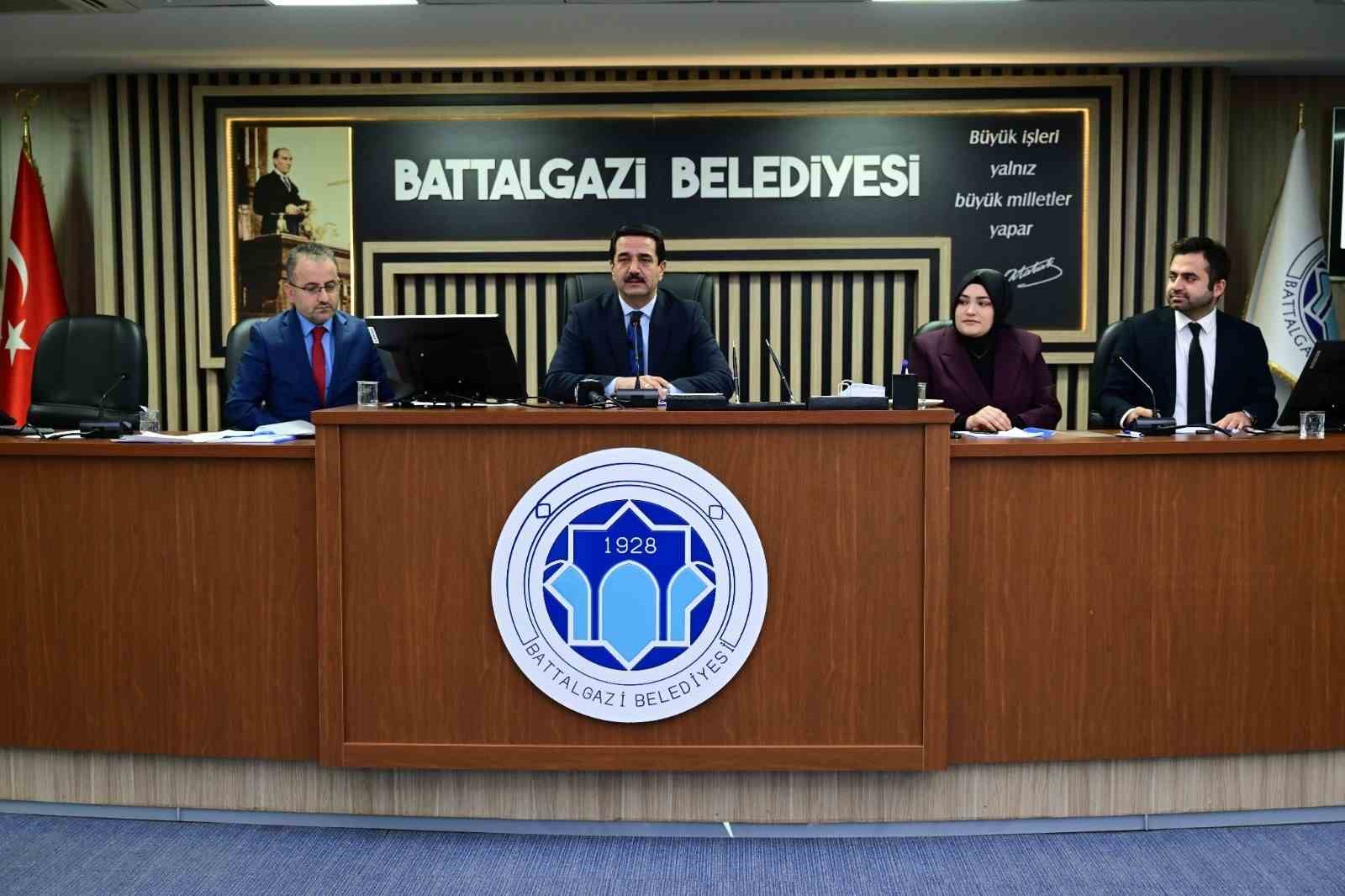 Battalgazi Belediye Meclisi 2026 yılı ilk toplantısını gerçekleştirdi
Battalgazi Belediye Meclisi 2026 yılı ilk toplantısını gerçekleştirdi