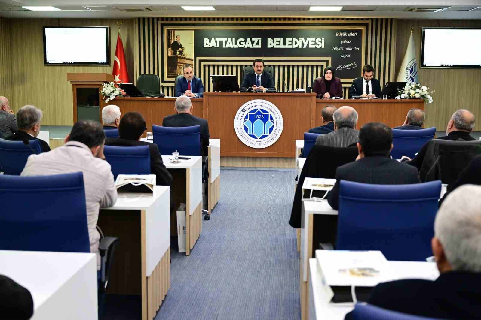 Battalgazi Belediye Meclisi 2026 yılı ilk toplantısını gerçekleştirdi
Battalgazi Belediye Meclisi 2026 yılı ilk toplantısını gerçekleştirdi