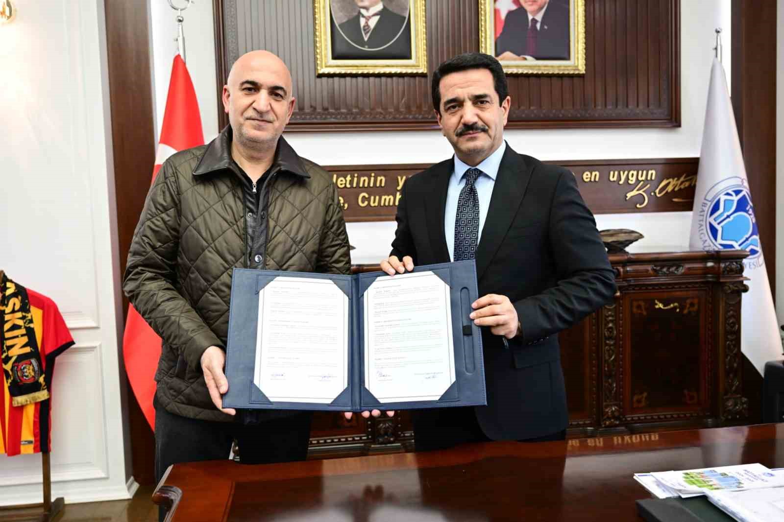 Battalgazi’de yeni taziye evi projesi
Battalgazi’de yeni taziye evi projesi