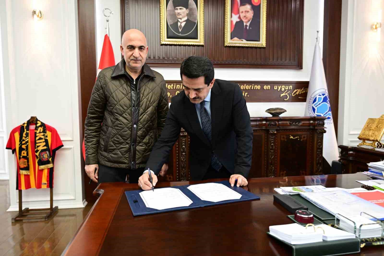 Battalgazi’de yeni taziye evi projesi
Battalgazi’de yeni taziye evi projesi