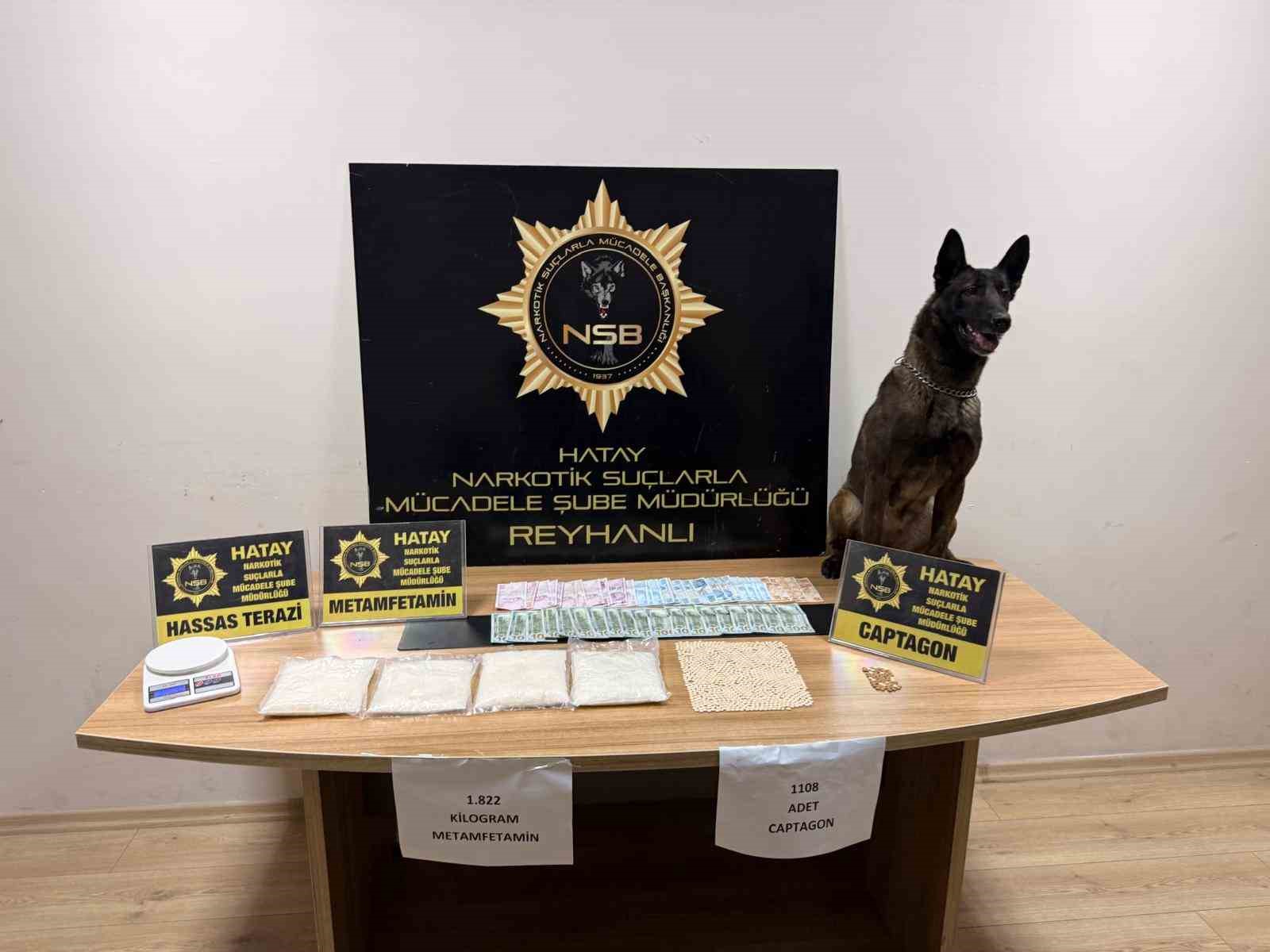 Battaniyeye zulalanan uyuşturucuyu narkotik köpeği buldu
