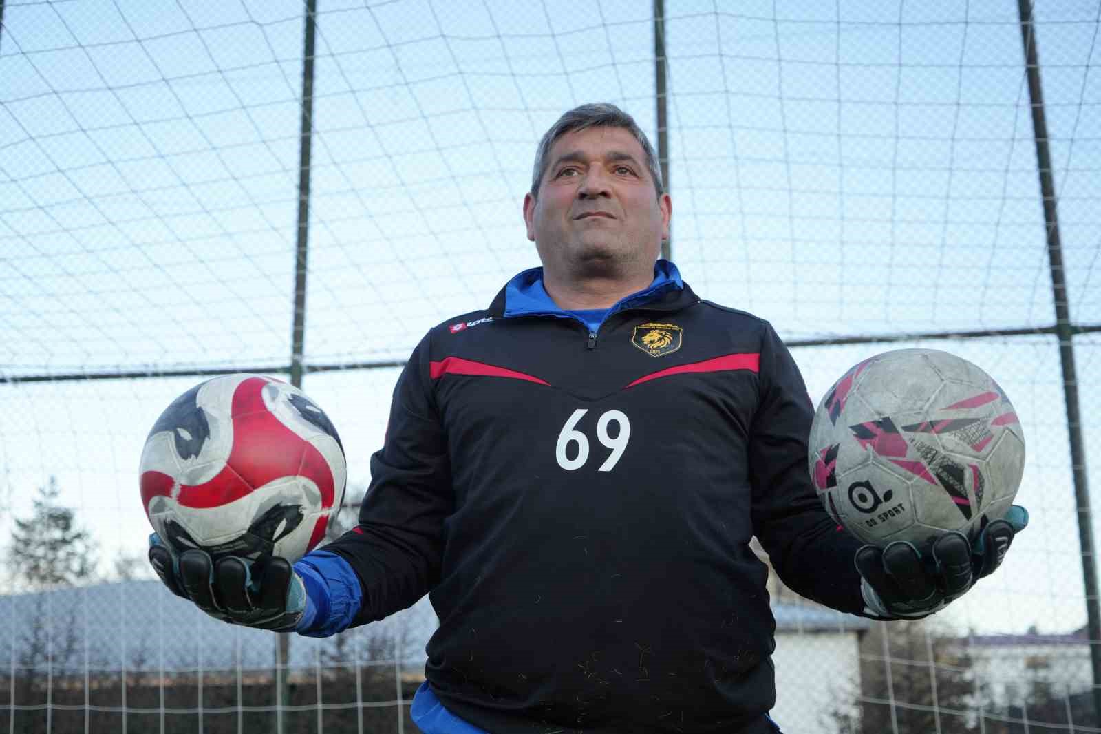 ’Bayburt’ müdür hem ismiyle hem de 40 yıllık futbol tutkusuyla dikkat çekiyor
