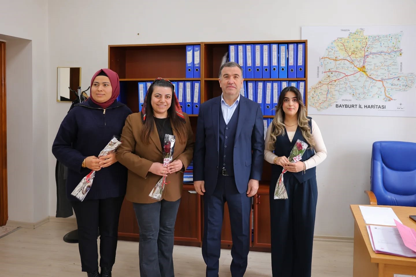 Bayburt Valisi Eldivan, 8 Mart Dünya Kadınlar Günü’nü kutladı
