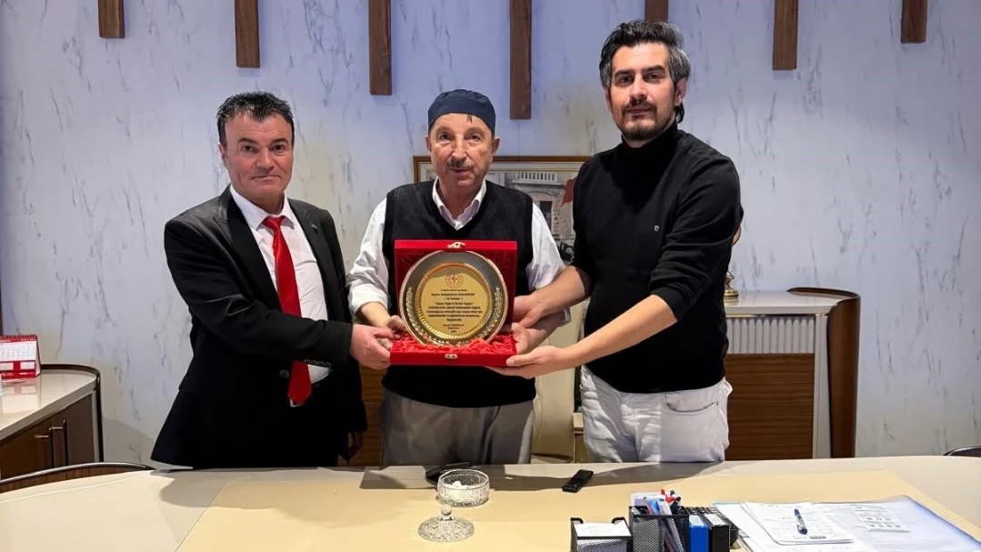 Bayburtlu hayırsever hastaneye otomatik kalp masajı cihazı bağışladı
