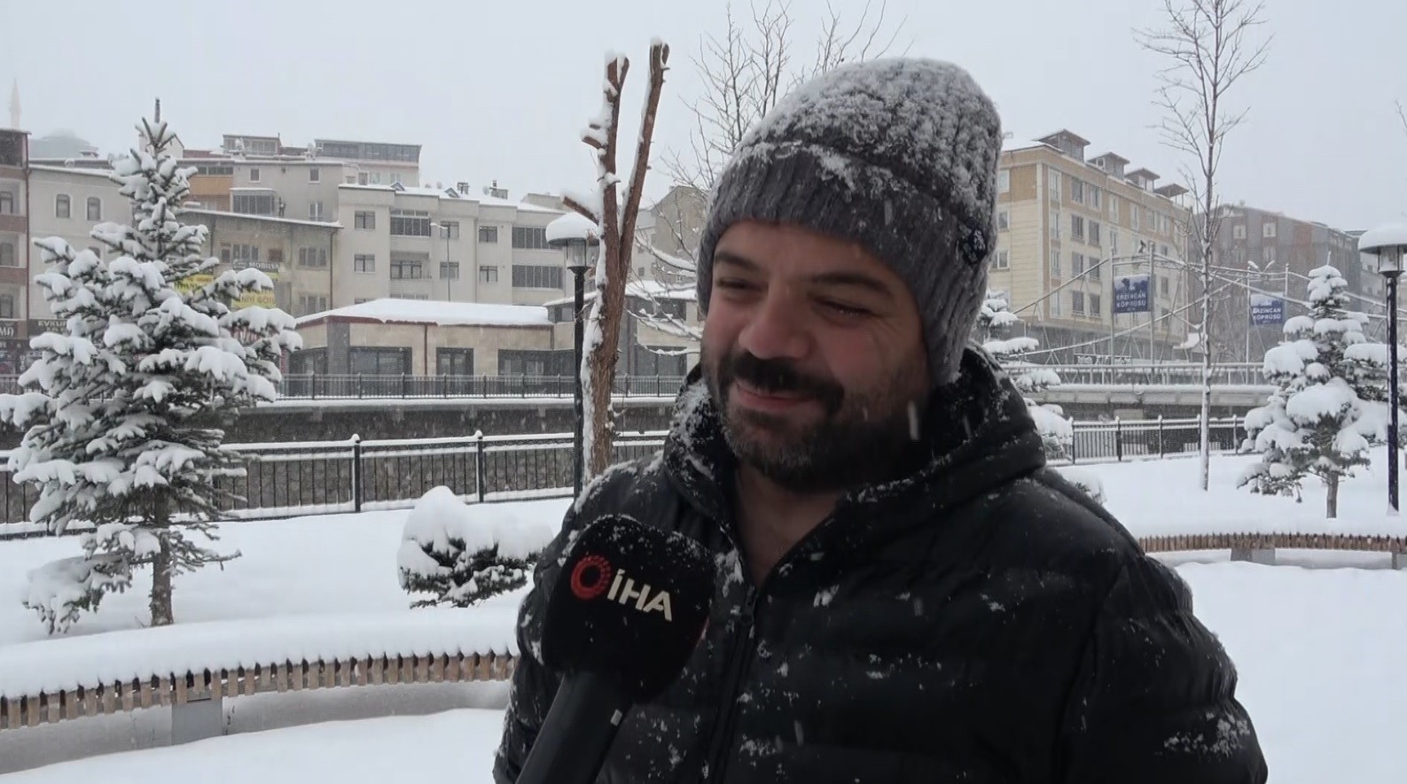 Bayburtlu şoförden insanlık dersi: Başka sürücünün çarpıp kaçtığı yaralı köpeğe umut oldu
