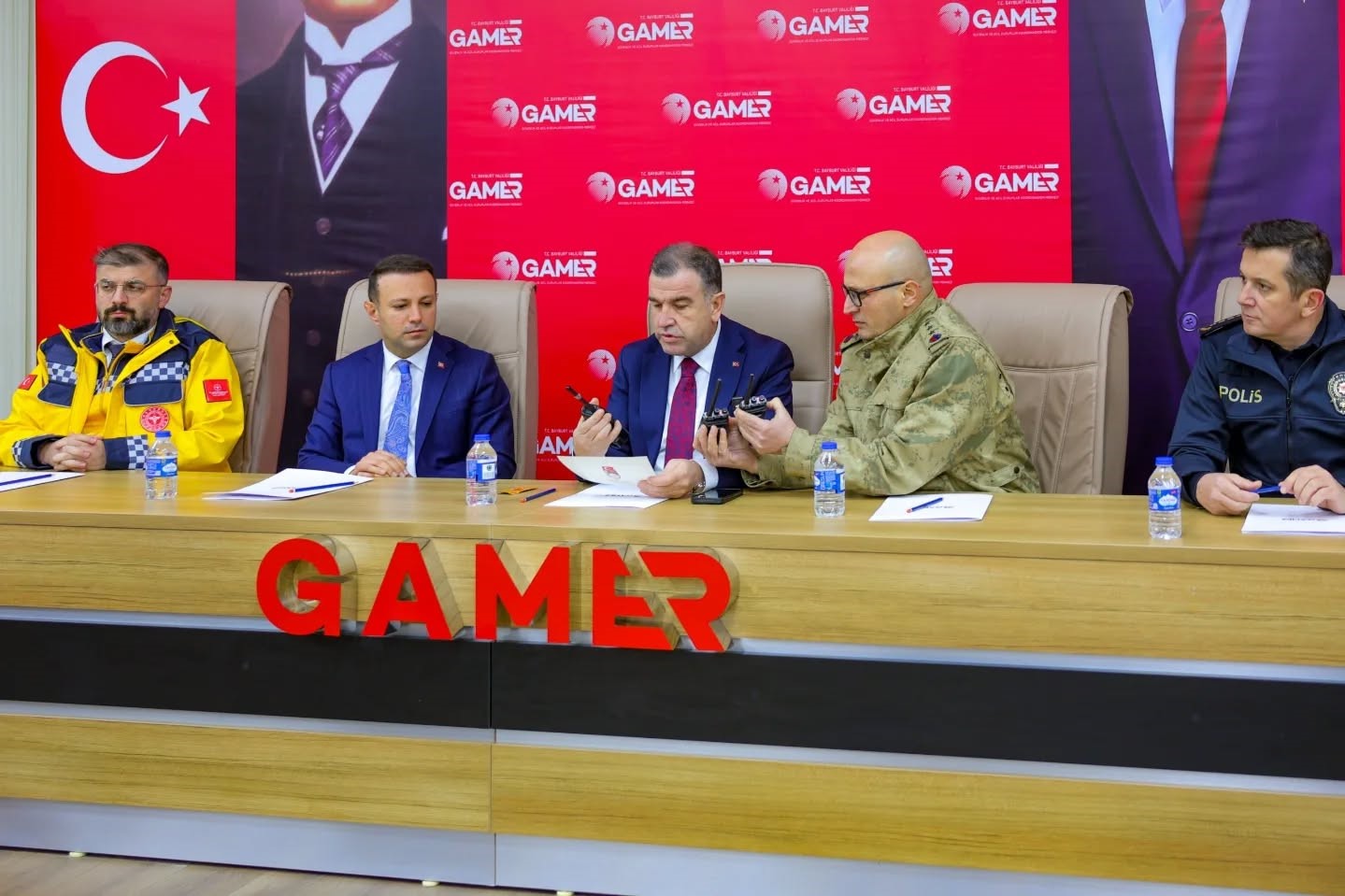 Bayburt’ta 112 Acil Çağrı Merkezi personelinin yeni yılı kutlandı
