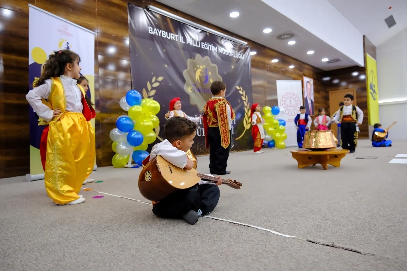 Bayburt’ta 9 okul ‘eTwinning Okulu’ ünvanı aldı
