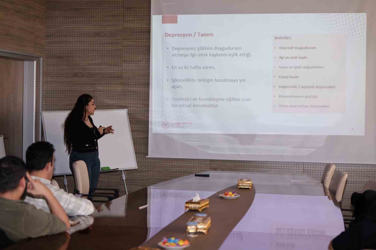 Bayburt’ta aile hekimlerine ruh sağlığı eğitimi verildi
