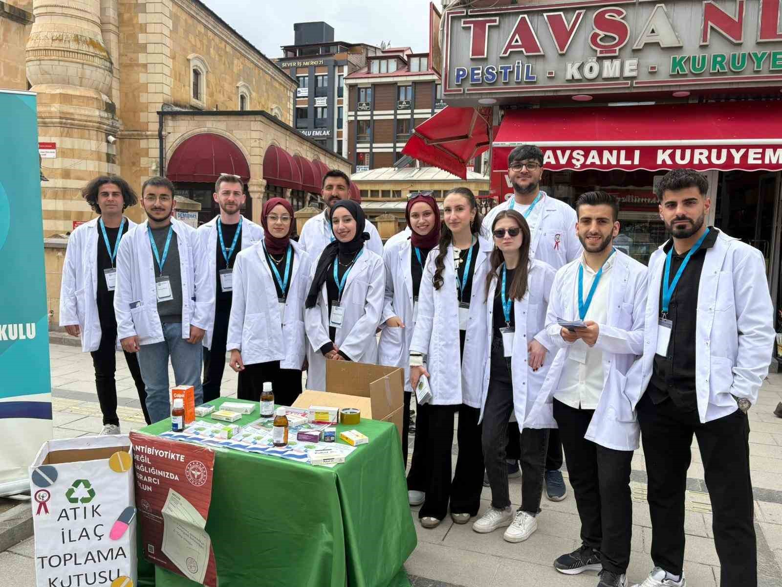 Bayburt’ta atık ilaçların çevreye etkilerine dikkat çekildi
