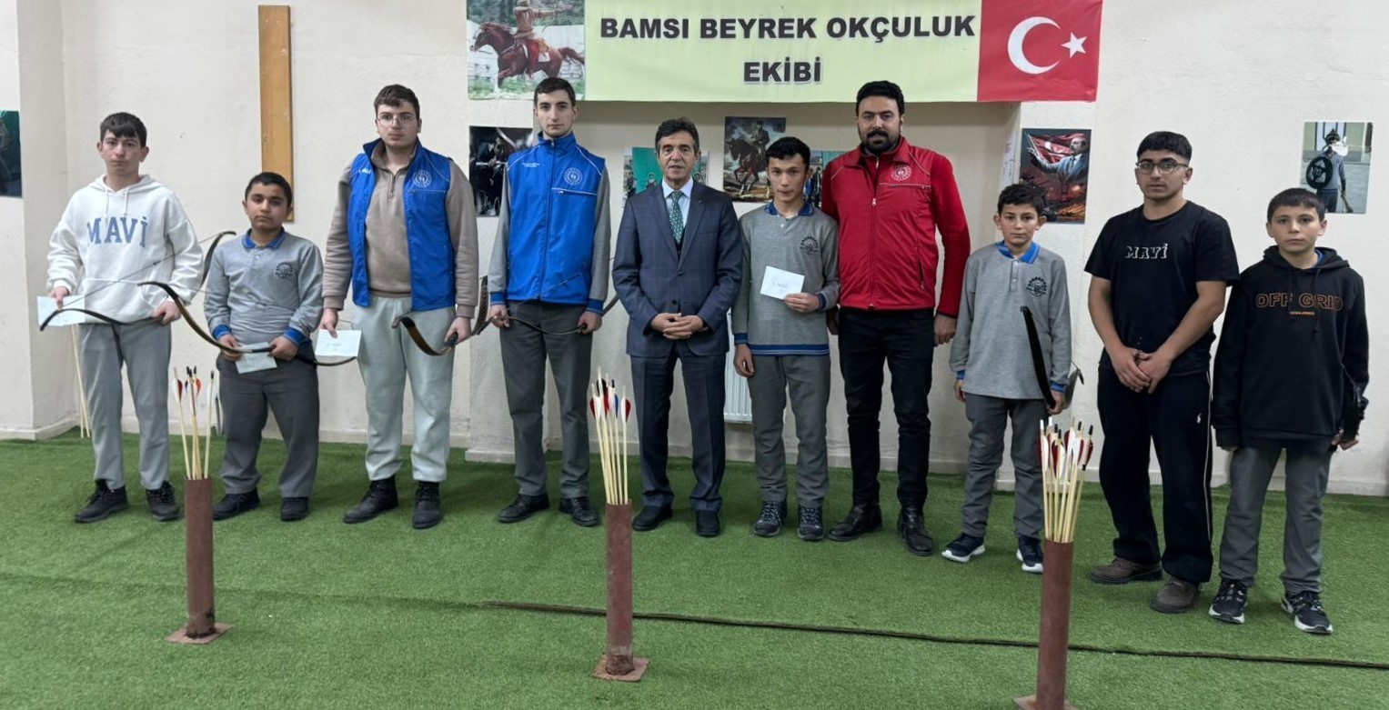 Bayburt’ta bağımlılıkla mücadele kapsamında ’Okçuluk Turnuvası’ düzenlendi
