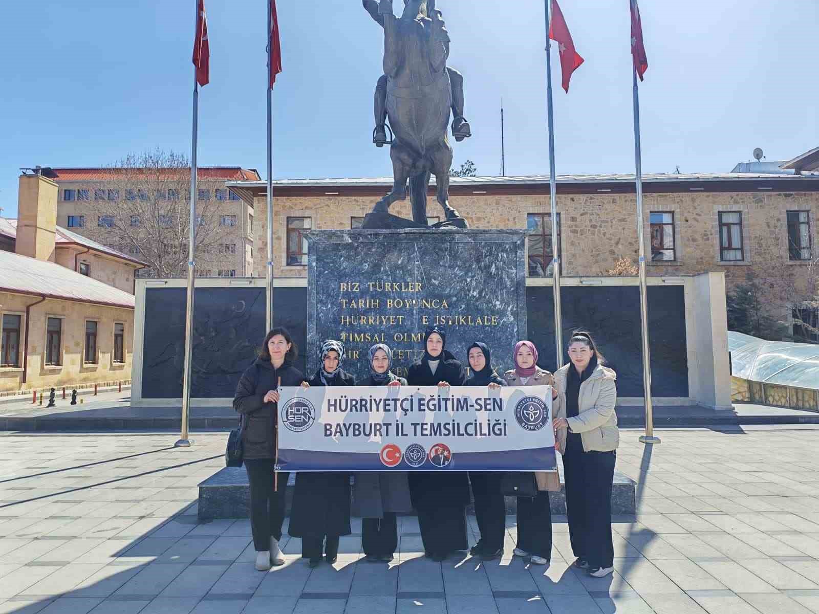 Bayburt’ta eğitimcilerden okul saldırılarına tepki
