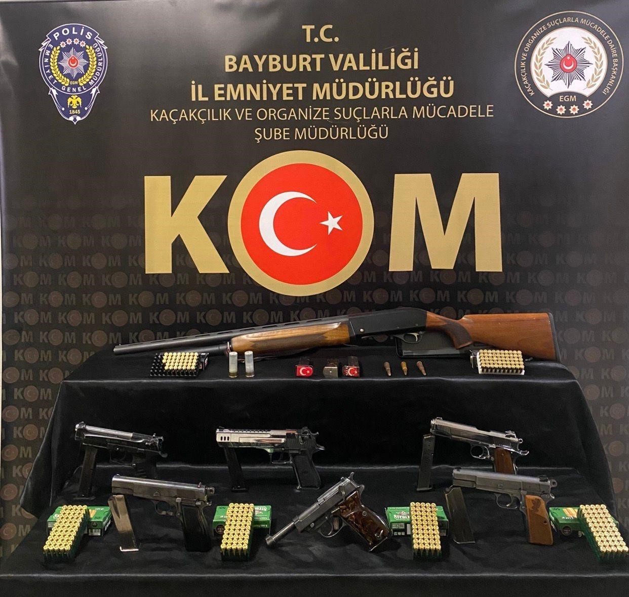 Bayburt’ta eğlence organizasyonlarında havaya ateş açanlara operasyon yapıldı
