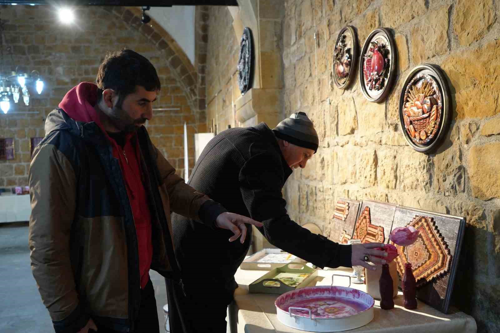 Bayburt’ta geri dönüşüm malzemeleri kadın eliyle sanata dönüştü
