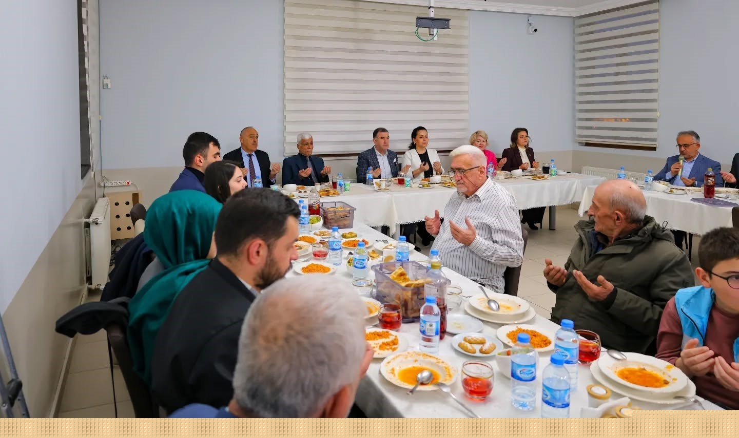 Bayburt’ta huzurevi sakinleriyle gönül sofrası kuruldu
