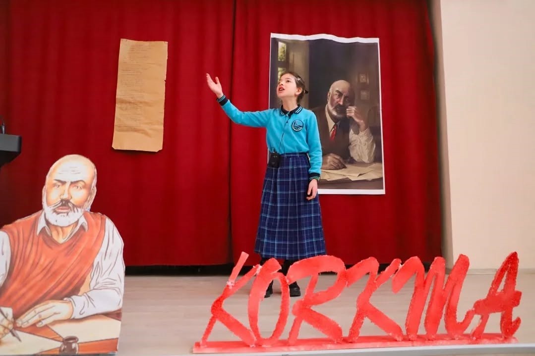 Bayburt’ta ilkokul öğrencileri istiklal Marşı’nı güzel okumak için yarıştı
