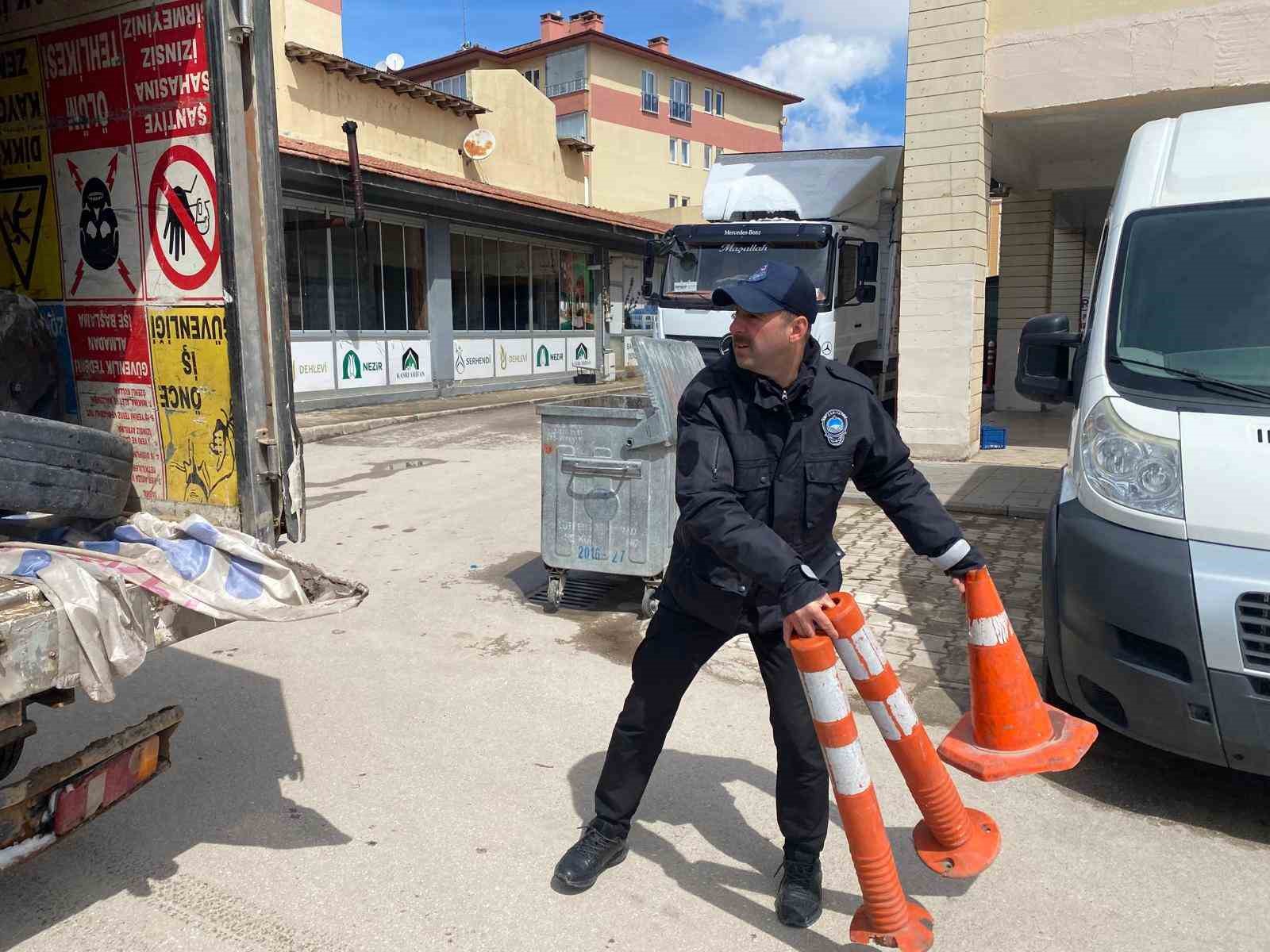 Bayburt’ta kaldırım işgallerine yönelik denetimler sürüyor
