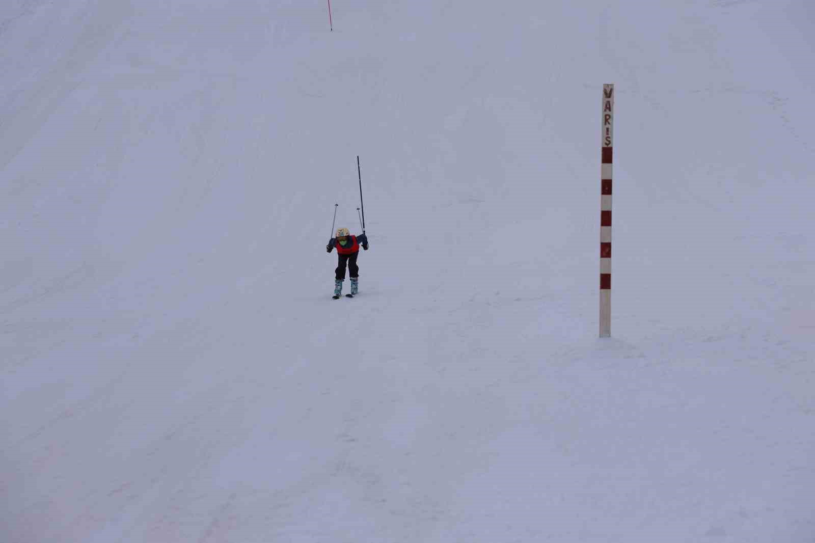 Bayburt’ta kurtuluş kutlamaları kayak kupası ile taçlandı
